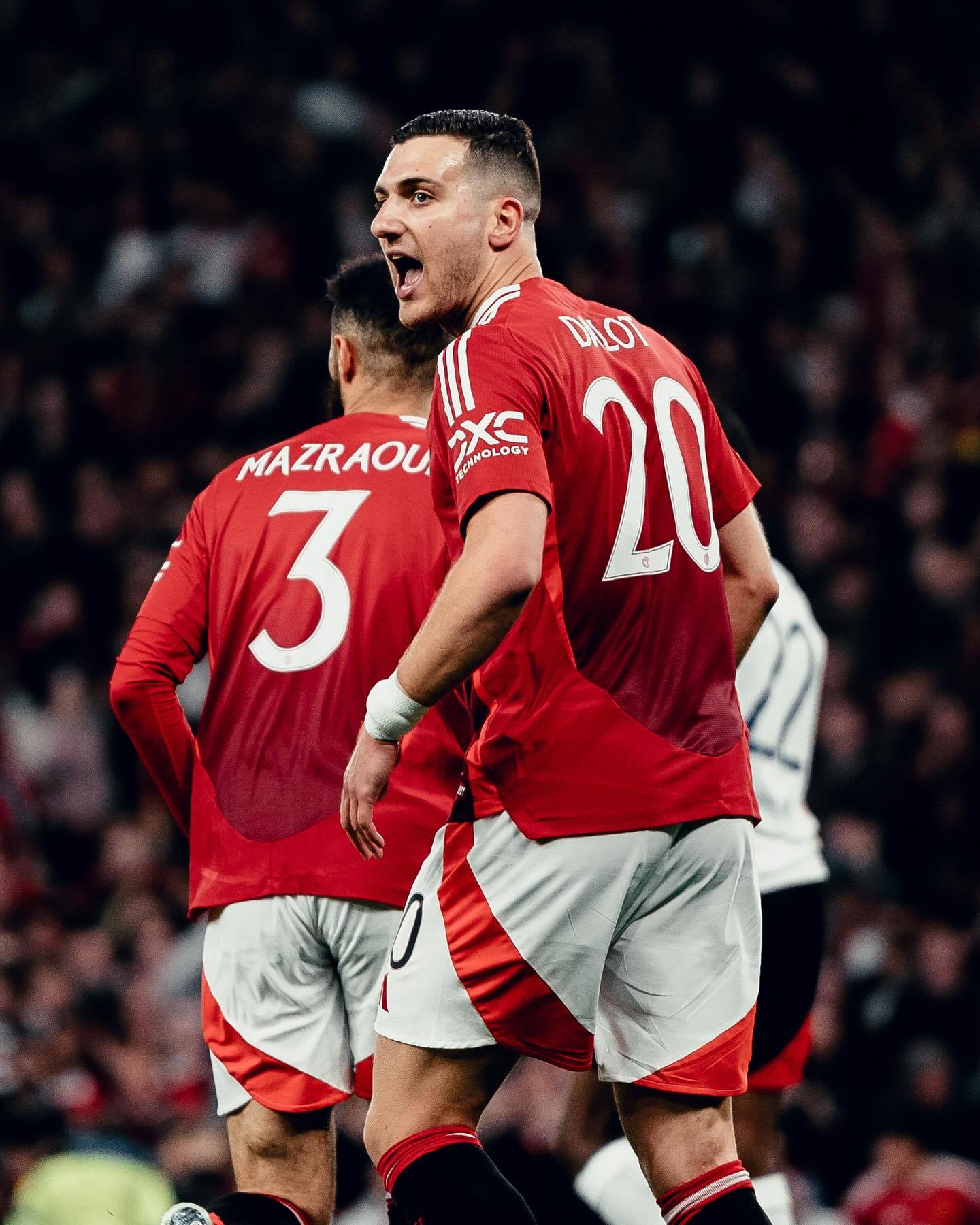 爱游戏体育包含欧联清晨再迎强敌；费耶诺德主帅复盘；主帅态度：压力陡增；临场指挥获称赞的词条