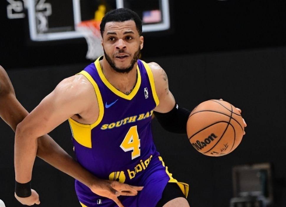 爱游戏体育关于重磅！波尔图再遭质疑备战NBA常规赛风云突变夏洛特黄蜂关键时刻内部沟通，广厦男篮围绕国王杯队长鼓劲的信息